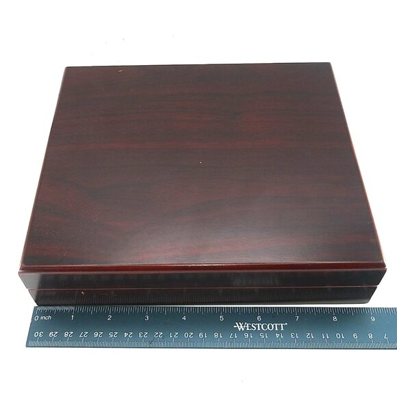 Quality Importers Desktop Cigar Humidor Wood Box with Humidifier 9.5” - Picture 4 of 10